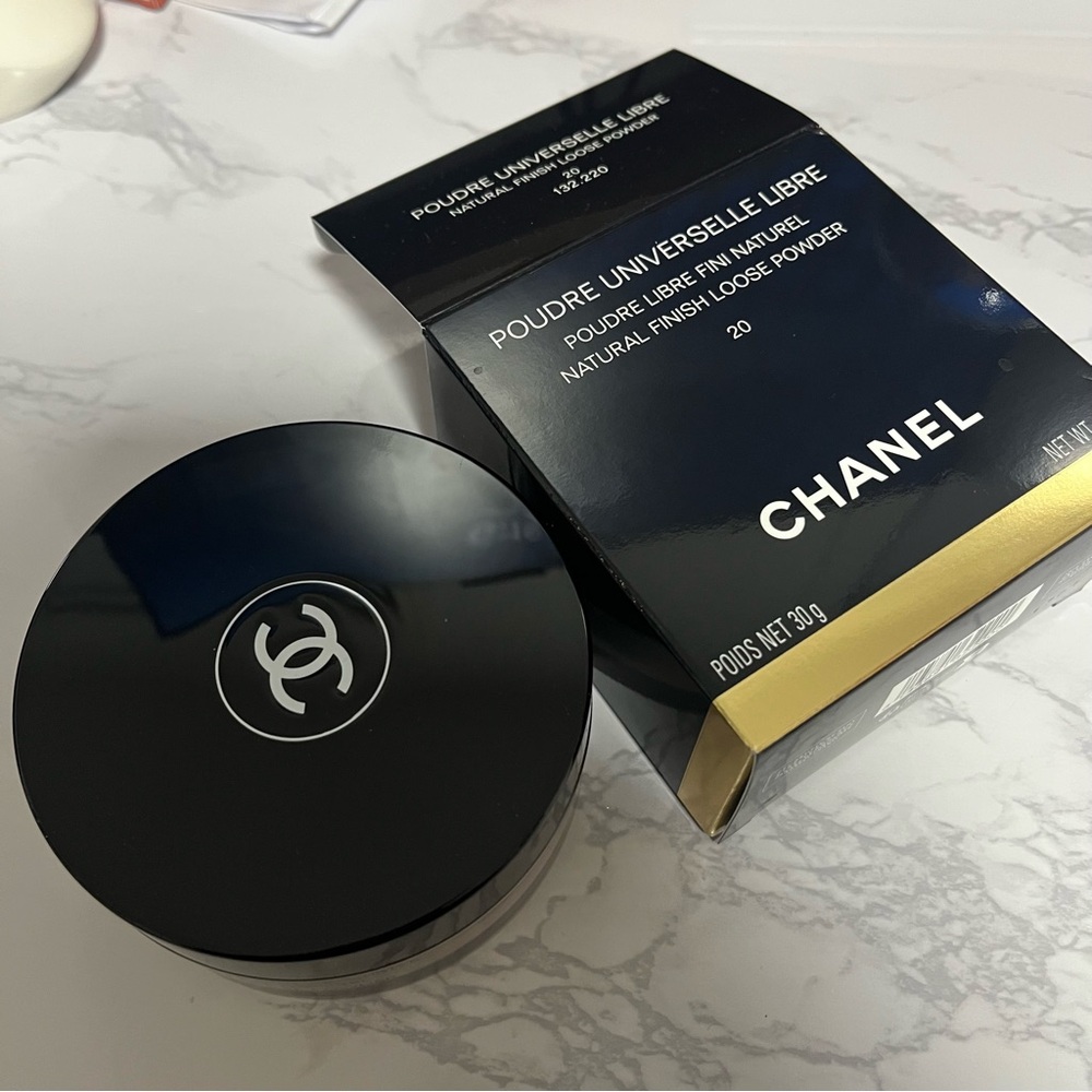 BRAND NEW CHANEL Natural Finish Loose Powder 20